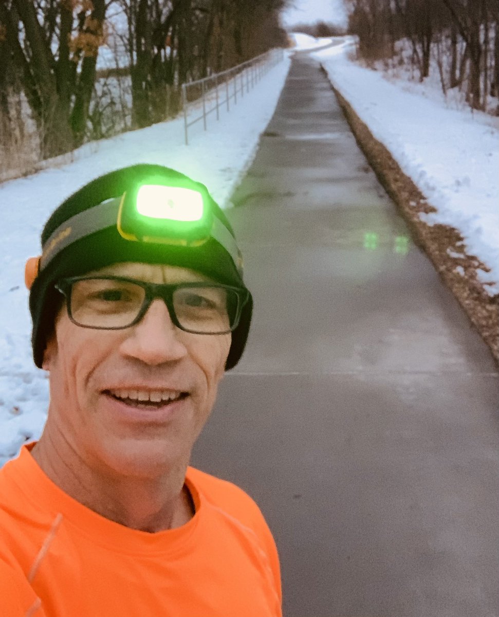 StrideCoachRA45's tweet photo. Matching shoes and headlamp. #duskrun #running #training #coaching #7miler #saucony #letsgo! https://t.co/f9CsG0SES4