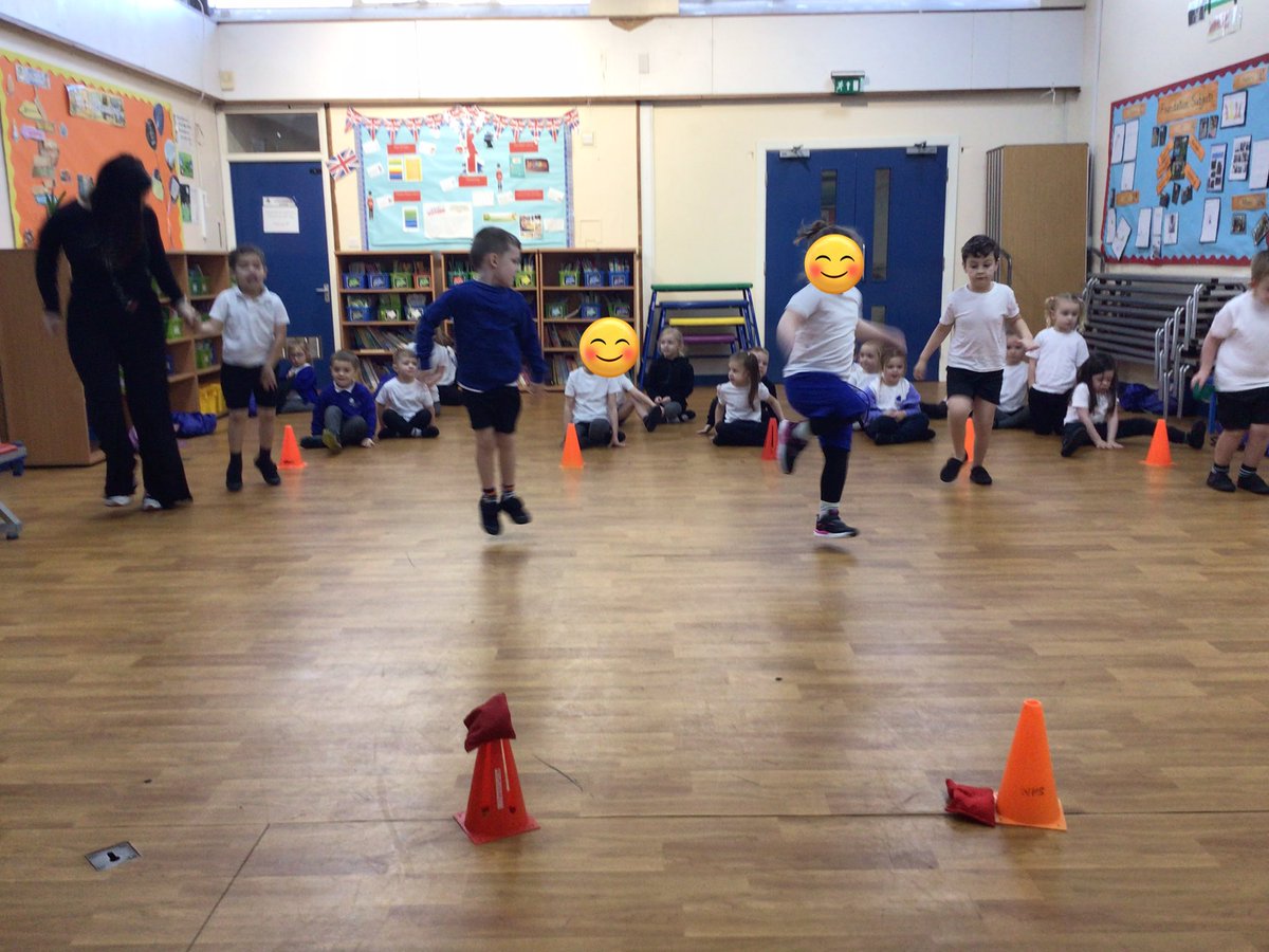 RecepWoodley's tweet photo. In PE we have been exploring different ways of moving!

ASK ME if I can practise hopping. https://t.co/wz6jYpzSjo