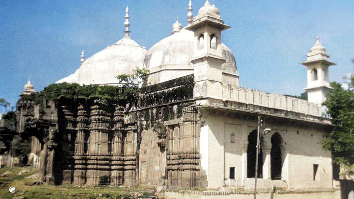 DarklordBaba's tweet photo. #GyanvapiMandir  #GyanvapiASIReport

Just imagine. The dome of a mosque razed to the ground and a temple built on it. The evidence can be seen by naked eyes.

Would the peaceful community have been waiting and fighting legally for the justice as Hindus are now doing? https://t.co/qfoItpCejE