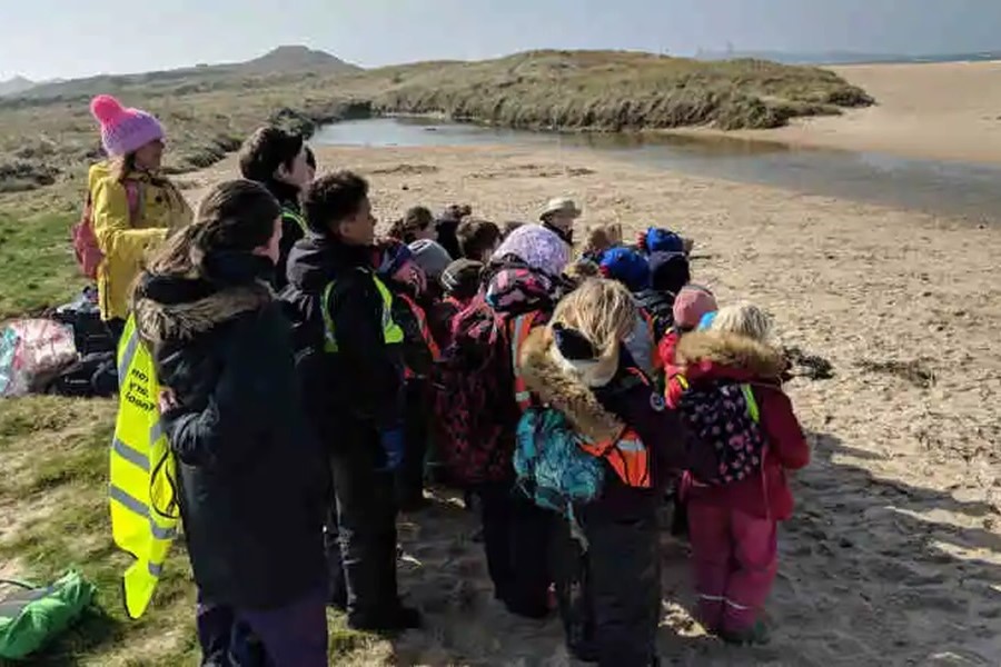 CorrineCarrier4's tweet image. Today’s #FridayFieldUpdate activities fall on #WorldEnvironmentalEducationDay, with an outdoor classroom in the hopes of improving our relationship with nature for the next generation. So, I am continuing to raise awareness, advocacy, and call for action. #FridaysforFuture