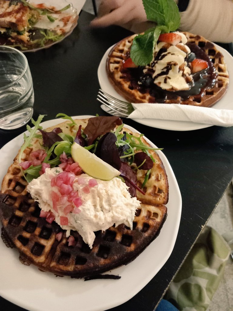 SoderlundF8's tweet photo. Viikonloppua aloittamassa Satamatie 6 Vohveliviikonlopussa.

Började veckoslutet på Satamatie 6 Våffelveckoslut.

#satamatie6
#lehmusroastery https://t.co/DkbUPvjlTU