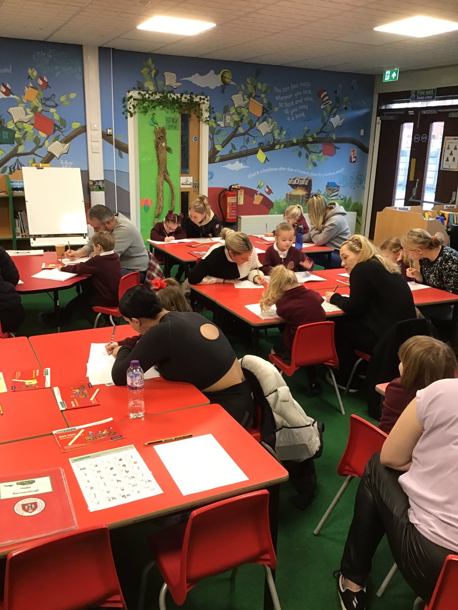 A fantastic Phonics Live session today showcasing the children’s strong progress in phonics and how it can continue to flourish at home. A big thank you to the many parents and careers who attended! #MoorsidePA #MoorsidePAEYFS #MoorsidePAEnglish