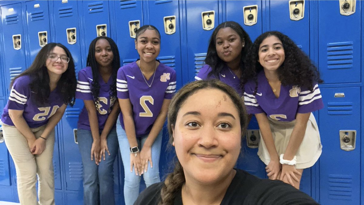 coachwall12's tweet photo. Let’s go @WakeGirlsLead ! Ready to watch these girls in the SupHer-Bowl tomorrow! @BHSCapsClub @Panthers #womensflagfootball https://t.co/VPcWIB969A