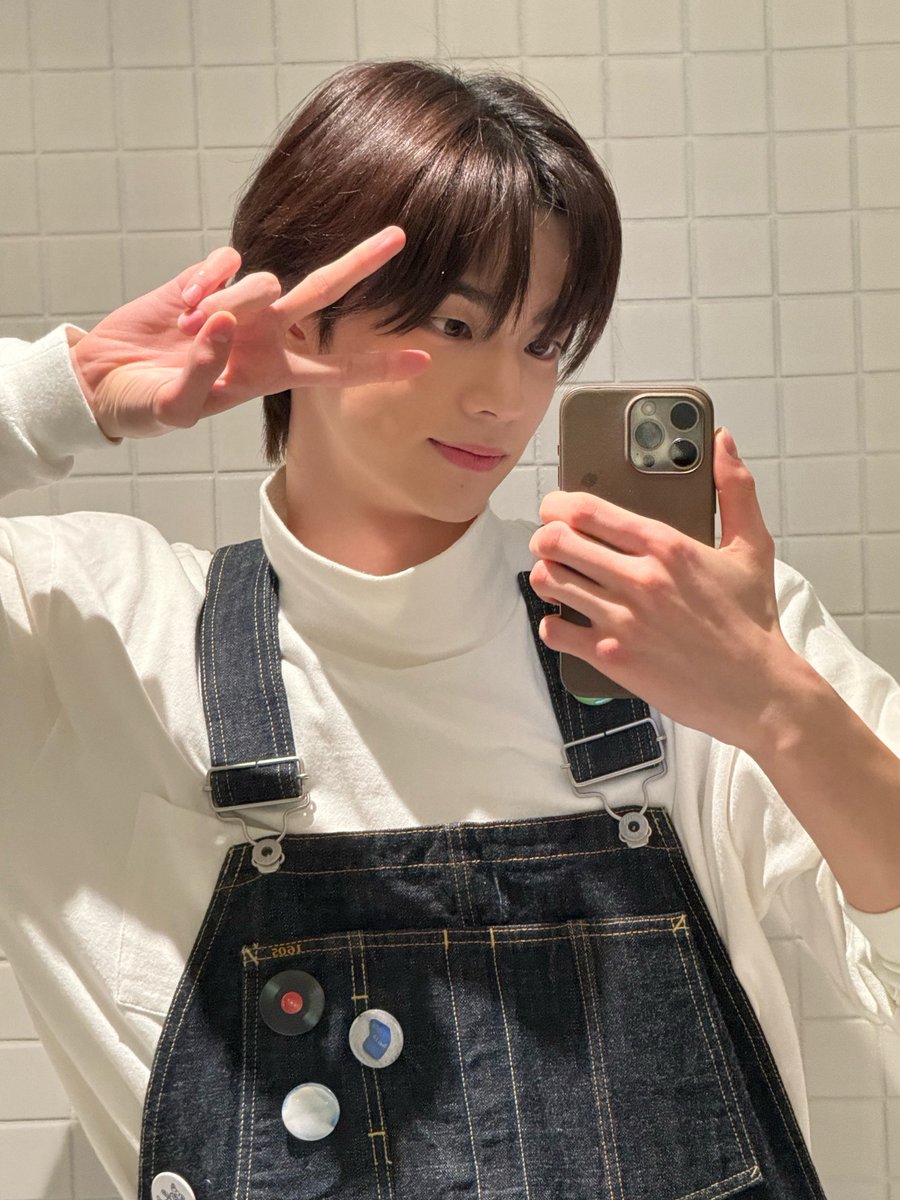 he has no right to look this cute, this pretty ><

#SHINYU #신유 #TWS #투어스