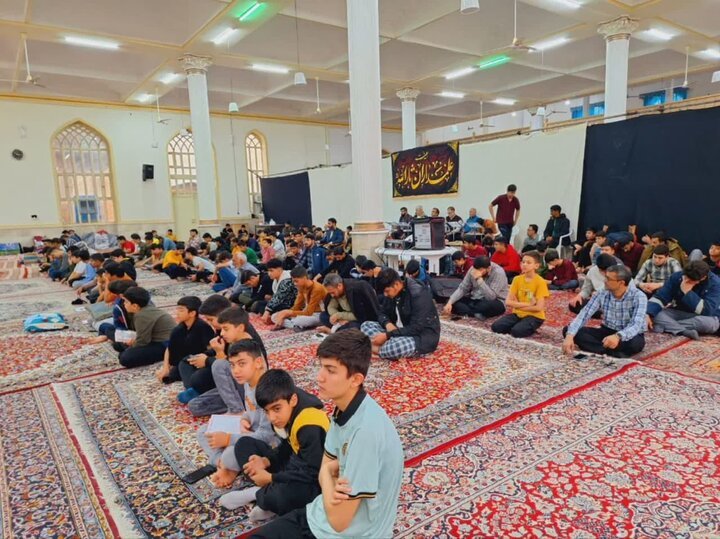 Najvaa_2's tweet photo. اینکه حضور نوجوونا و دهه هشتادیا در مراسم اعتکاف نسبت به سالهای قبل افزایش پیدا کرده، نشون میده بر عکس تبلیغات جامعه به سمت دیندارتر شدن، میل داره

#اعتکاف_دهه_هشتادیها https://t.co/dnIHdsbmQ2