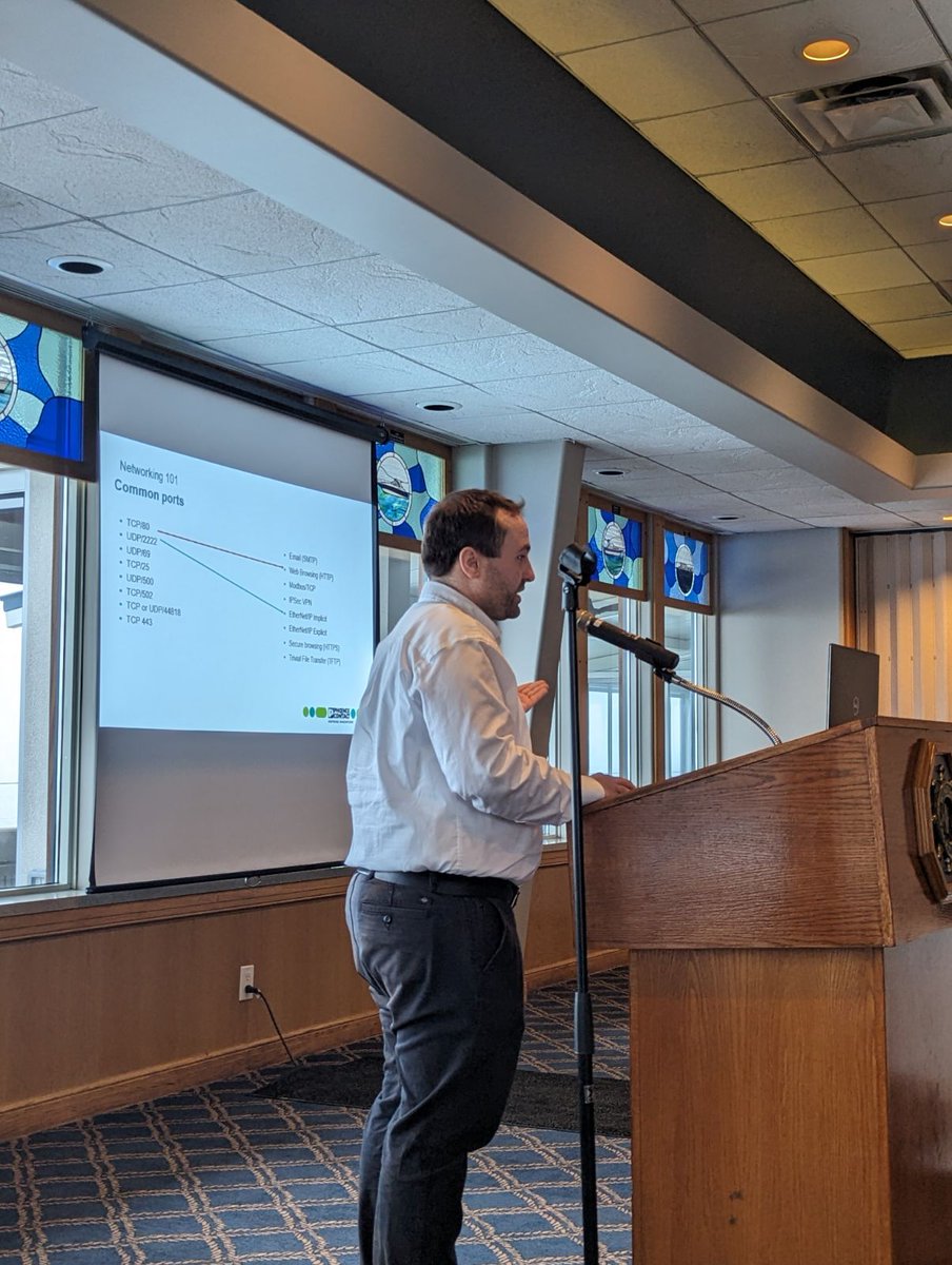 DataRealm tweet media