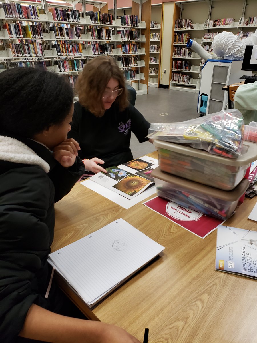 AtascocitaLib's tweet photo. Vision boards were the focus of last week's Teen Takeover! Today at 4pm, we are having an Art Jam so bring yourself and play with our art supplies. Teen Takeover is a program by teens for teens.
#hcplteens #harriscountypl #teentakeover https://t.co/JZa7fRgBlY