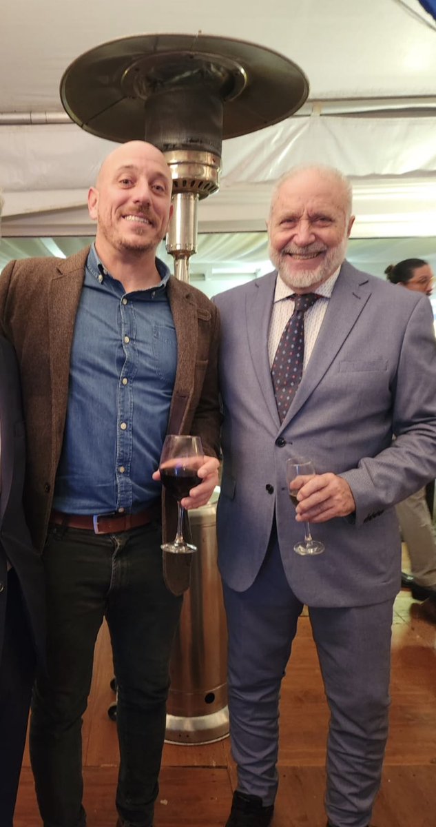 Gonzalo Moratorio (@gonzamoratorio) on Twitter photo Desde que llegó <a href="/IPMontevideo/">Institut Pasteur Montevideo</a> siempre mostró un profundo interés por hacer del🇺🇾un pais q base su economía en el conocimiento. Ricardo soñaba con dejar de pensar a corto plazo para crear políticas de avances tecnológicos y científicos.#delFreno_al_Impulso, su libro de esto. QEPD Desde que llegó <a href="/IPMontevideo/">Institut Pasteur Montevideo</a> siempre mostró un profundo interés por hacer del🇺🇾un pais q base su economía en el conocimiento. Ricardo soñaba con dejar de pensar a corto plazo para crear políticas de avances tecnológicos y científicos.#delFreno_al_Impulso, su libro de esto. QEPD