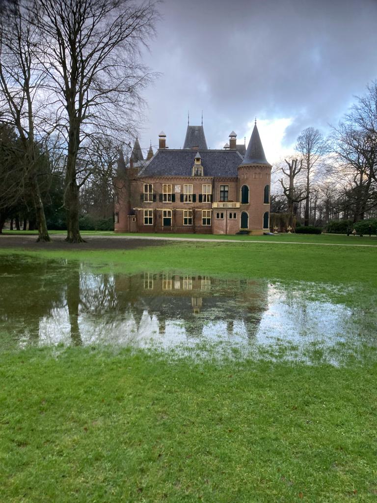 Spiegeltje, spiegeltje a̷a̷n̷ d̷e̷ w̷a̷n̷d̷  op het land.. 📷