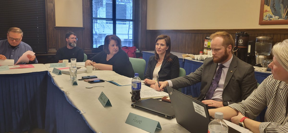 Thank you to Minister @Tanya_Fir for championing  workforce and data policy priorities for the nonprofit sector and for taking the time to meet with nonprofit sector leaders to discuss how to move forward together.
#ABgov #ABleg