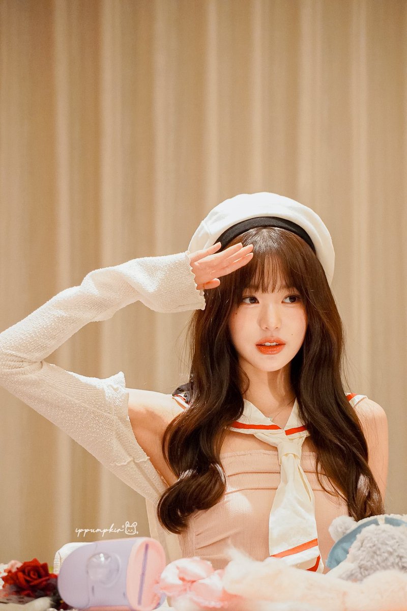 wickyjang's tweet photo. aye aye captain https://t.co/xub4j5GqYp