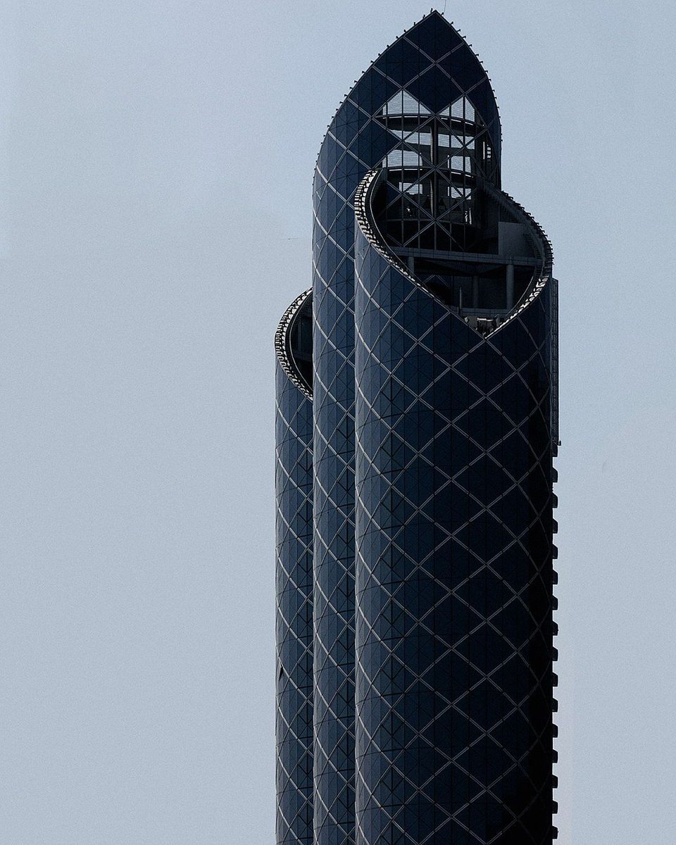 fubiz's tweet image. Amazing Design Skyscraper 📷 by unknown 
#skycraper #city #design #architecture #modern