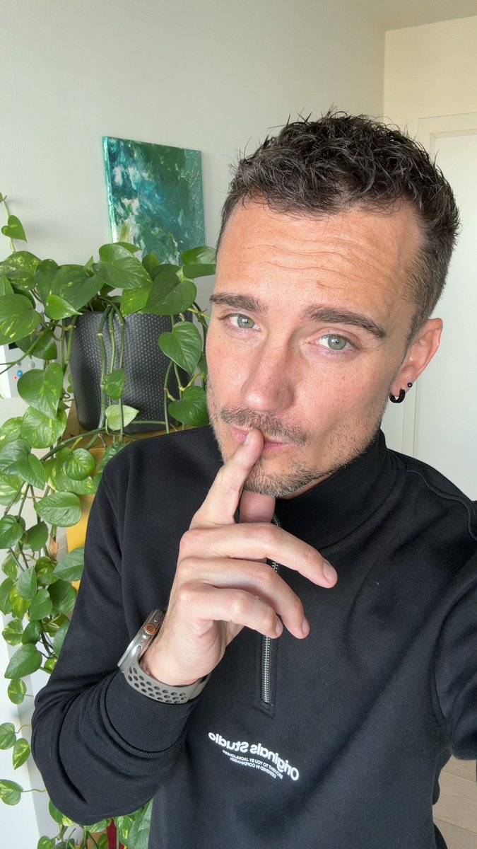 matthieu714's tweet image. Chuuuut 🤫
#off #ootd #green