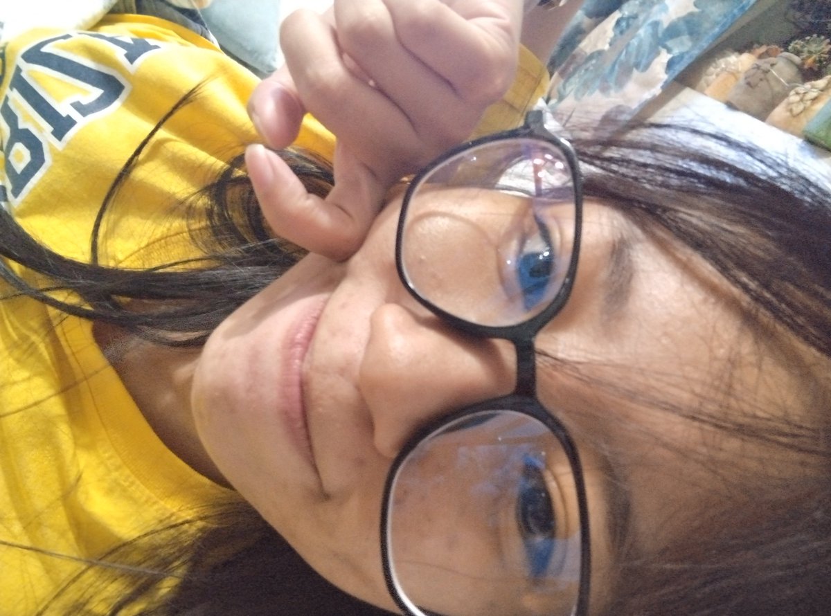 krine_acel's tweet photo. BORING SA BAHAY
#helpchar https://t.co/EthDwhq5XU