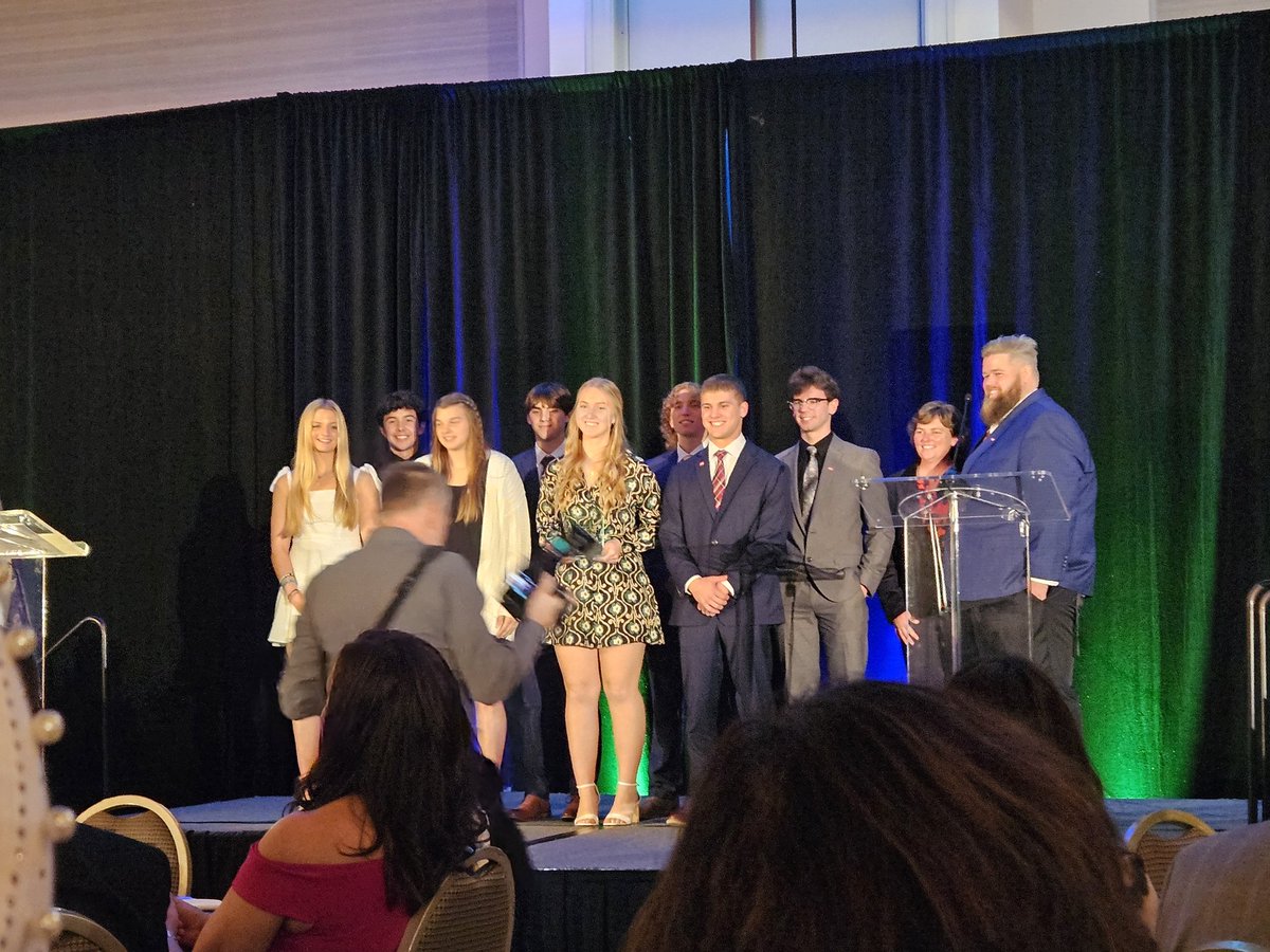 Congrats <a href="/VTTurfgrass/">Virginia Tech Turfgrass Science</a> alum <a href="/TurfgrassTiger/">Brentsville Turf Toro Grounds Academy</a> &amp; Turfgrass students of <a href="/BDHSNews/">Brentsville District High School</a> on being recognized by their <a href="/FieldExperts/">SFMA</a> peers for Football Field of the Year at the #SFMA2024 Awards Banquet. Wow - that's natural grass in that bottom photo - way to go Dr Miller &amp; students! #vsfma