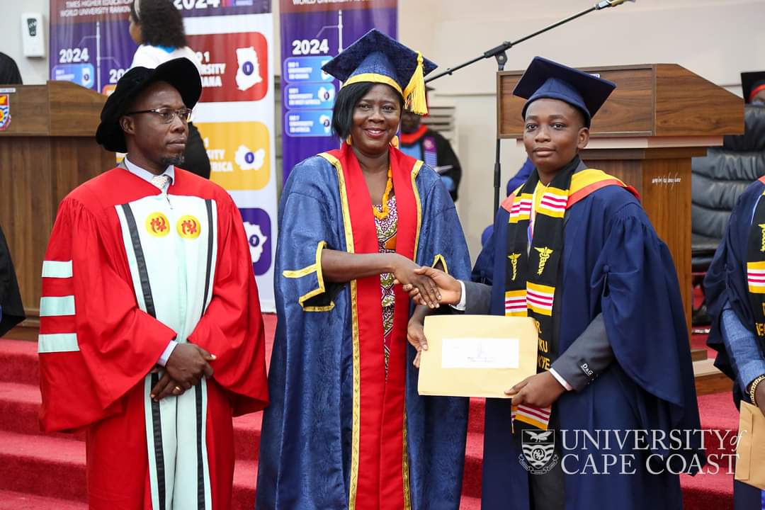 UCCGH_Official's tweet photo. Dr. Kwaku Boakye Gyamfi, aged 22, has been adjudged the Best Graduating Student in Surgery.

Picture: Dr. Gyamfi receiving his award from Prof. (Mrs) Rosemond Boohene, the Pro Vice-Chancellor of UCC, while Prof. Kingsley Pereko, Vice-Dean, looks on.

56th Congregation 5th session https://t.co/NsAqAXnf3j