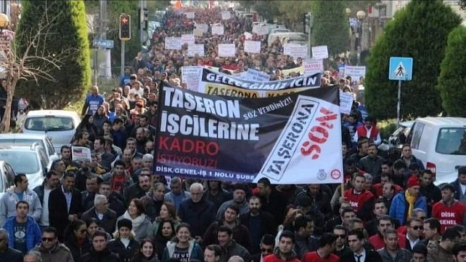 Okay61446944's tweet photo. Seçim öncesi kadro sözü verilen #TaşeronunKadrosuMeclise bekleniyor. Bu defa olsun işçilerin ümidi sömürülmesin...
Taşeron işçiler %70 bilmez, ihale teknik şartnamesi bilmez. Kaldı ki işe girerken de bunları bilmiyordu.
@turkiskonf 
@hakiskonf 
@Akparti https://t.co/tp7RVJS2lY