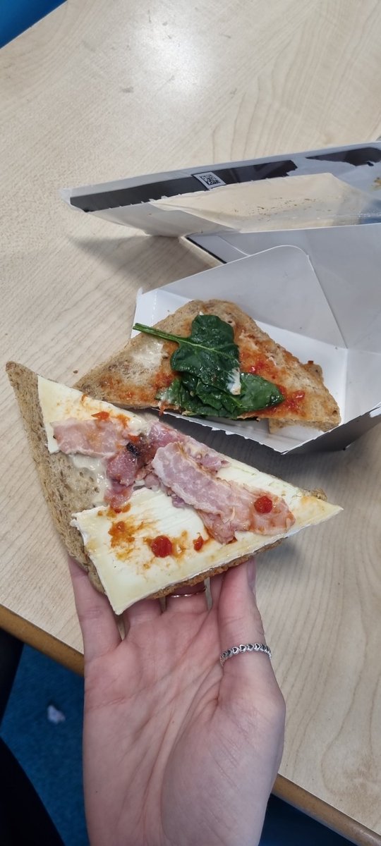 Melissacain_'s tweet photo. @Tesco Where is the rest of the bacon? You've got to be joking 😂 #mealdeal #ration #foodcrisis https://t.co/lfJMhenKGg