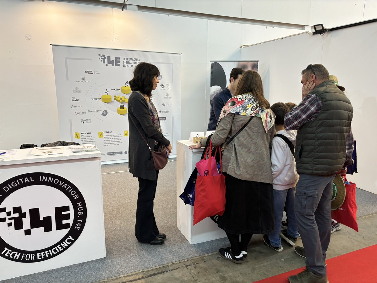 emblaroq's tweet photo. Si estás por Agroexpo, pásate por el pabellón 1 (stand 103) para seguir las interesante actividades @DihExtremadura @CICYTEX @greenfield_agri @Emececuadrado_ @ClusterEnergia @FundecytPCTEX https://t.co/d8nGuSVAQR