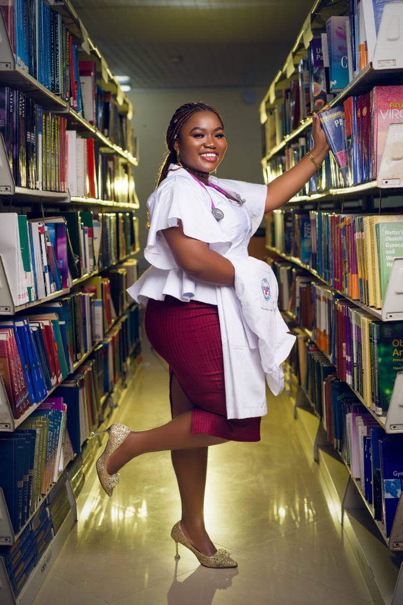 Meet Dr. Sarah M.A.K. Eshun(Old student of St. Mary's Senior High School, (Merries) Bsc. Biological Science KNUST Best Graduating student in Anaesthesia and pain management We are proud of you Sarah❤️🎊