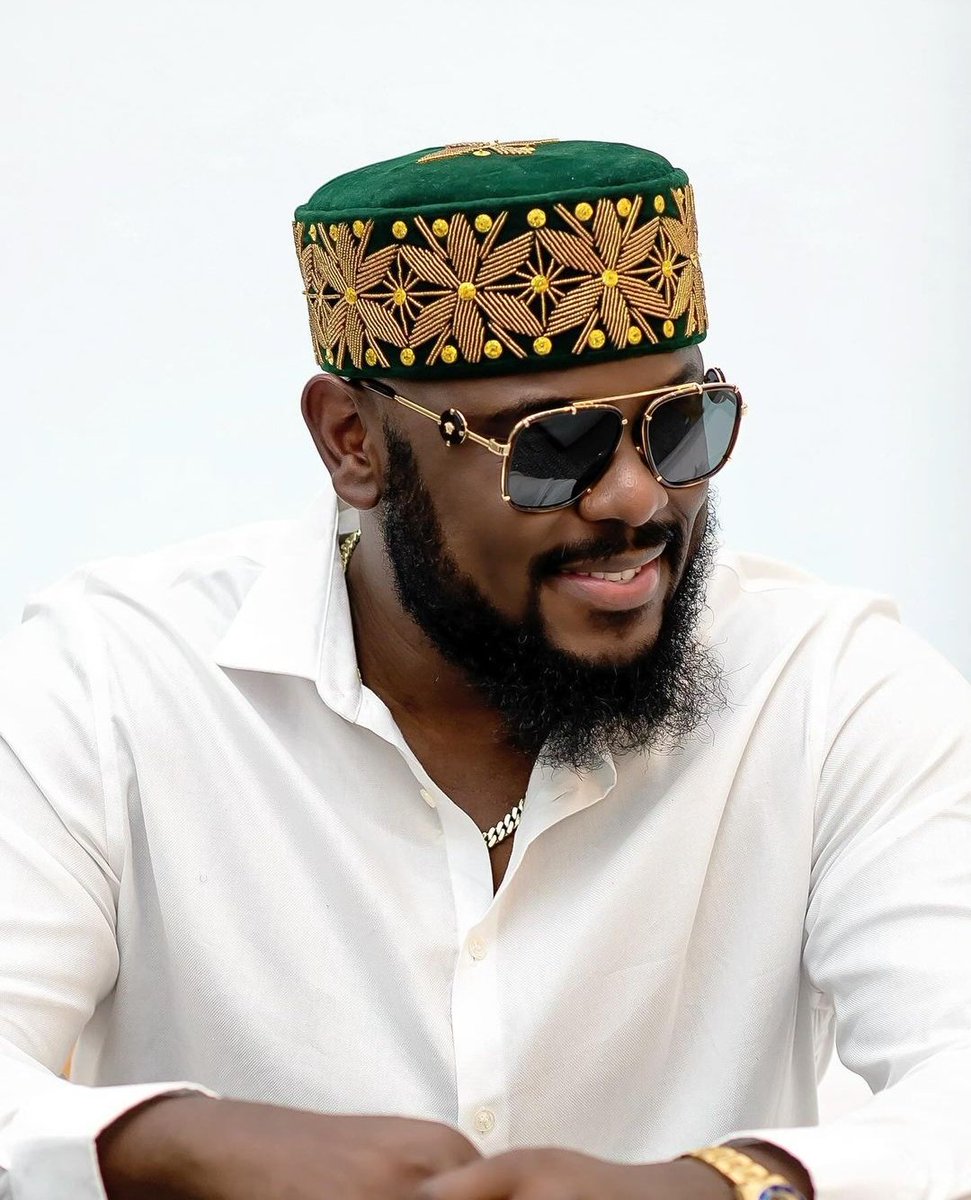 TheHypeQueen's tweet image. I'm sorry nobody does this Rich boyfriend /Husband/ Zaddy thing better than Ayoola Ayolola! 
Only one Mide Macaulay! Mide Dollars and Pounds!!! 💰😍😍  #SGIT7