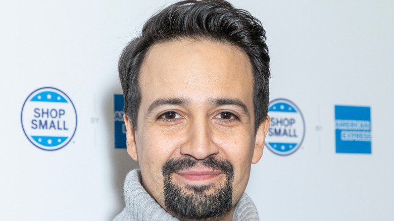 FansiteLmm's tweet photo. Keeping it short and sweet today x happy Friday 😊  #linmanuel #linmanuelmiranda #fridaypost #fridaypic https://t.co/C7C0THgQ41