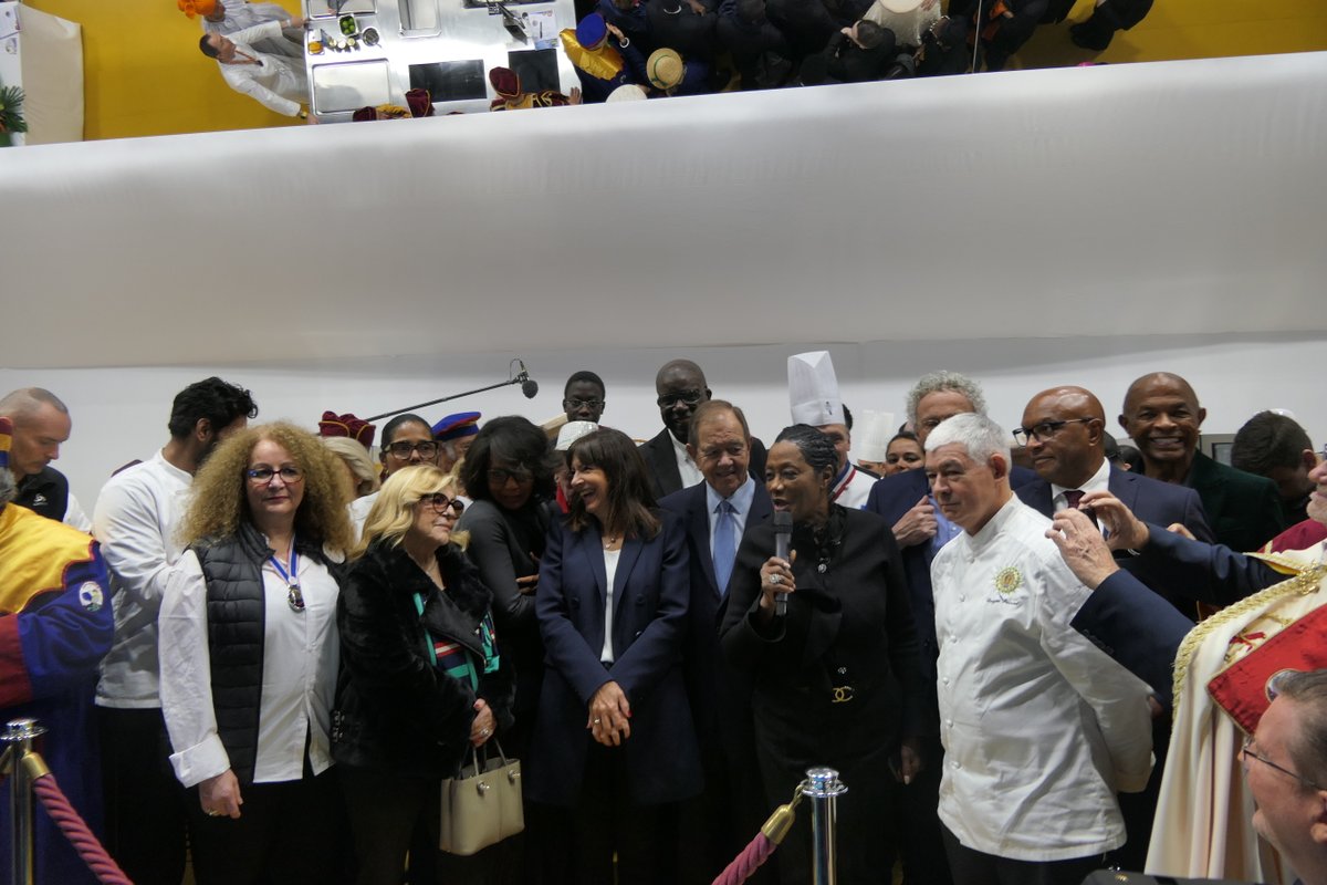 GrandParisMGP's tweet photo. .@Patrick_ollier était présent ce matin aux côtés notamment de @BabetteDR à l'occasion de l'inauguration et du lancement de la 9e édition du Salon de la Gastronomie des Outre-Mer et des Cuisines du Monde (#SAGASDOM). 🎉
🤝Ce salon, que @GrandParisMGP soutient chaque année depuis 2020, a pour objectif de faire connaître le patrimoine gastronomique des Outre-Mer et pays francophones ainsi que la #culture, le #tourisme et les savoir-faire à un public national et international.
📍Rendez-vous à Paris Expo - Porte de Versailles jusqu'au dimanche 28 janvier pour le découvrir !