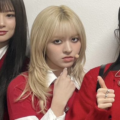 릴리님 너무 다른 무드 아니시냐며…