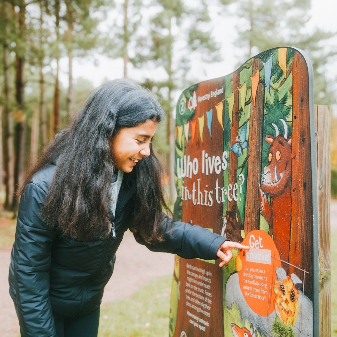 Head out on the Gruffalo Party Trail to find missing party items, pick a present for the Gruffalo and enjoy lots of fun woodland activities🌳 Are you ready for the birthday party of the year at Thames Chase and Jeskyns Community Woodland? 👉 forestryeng.land/gruffalo-party