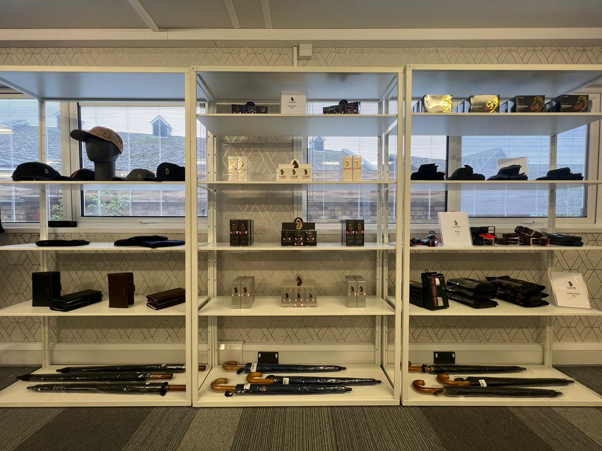 LukeRoper's tweet image. 🙌 Still two days left in our Friends &amp;amp; Family Sample Sale at Bicester Village

Come and join us for some great deals before it's all over.

🔗 Find out more: bit.ly/3O8dngy

#LUKE1977 #SampleSale