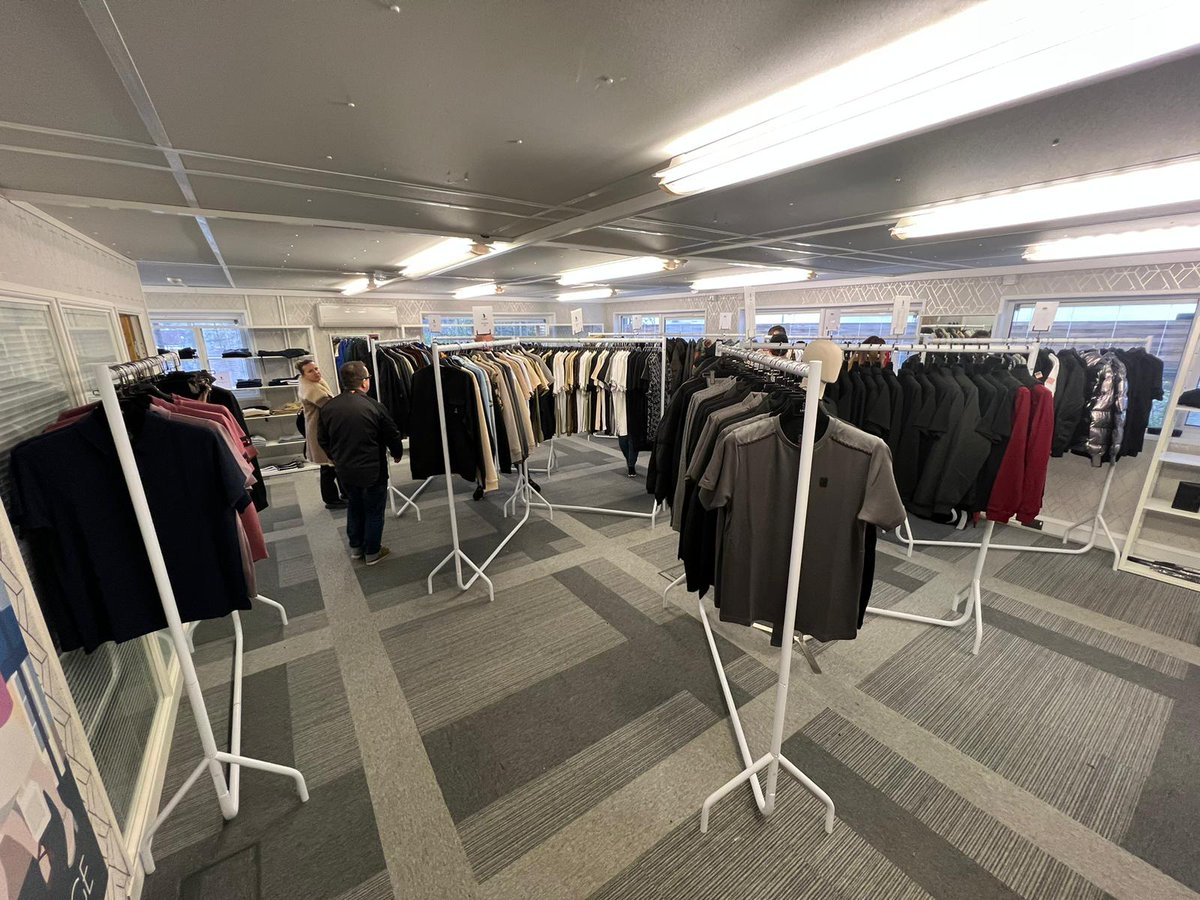 LukeRoper's tweet image. 🙌 Still two days left in our Friends &amp;amp; Family Sample Sale at Bicester Village

Come and join us for some great deals before it's all over.

🔗 Find out more: bit.ly/3O8dngy

#LUKE1977 #SampleSale