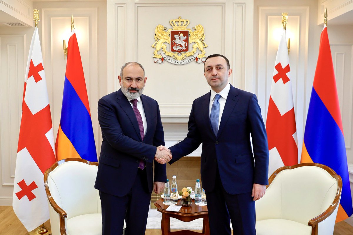 Had an excellent meeting w/ @GharibashviliGe in the framework of the Intergov Commission on Econ Coop of 🇦🇲 & 🇬🇪. We held a fruitful discussion on bilateral programs, sustainable peace, stability & development in the region. Emphasized importance of trade & economic coop w/🇬🇪.