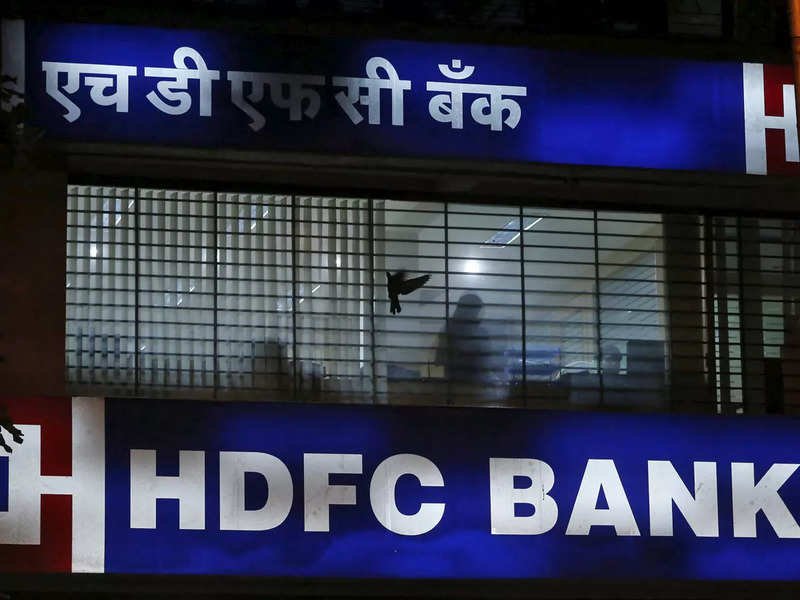 dmuthuk's tweet photo. Rare things do command a premium. So did HDFC Bank.

HDFC Bank’s era of premium valuations is over.

Very well analysed.

https://t.co/R9J4x1UbqE https://t.co/N7X4idHnHB