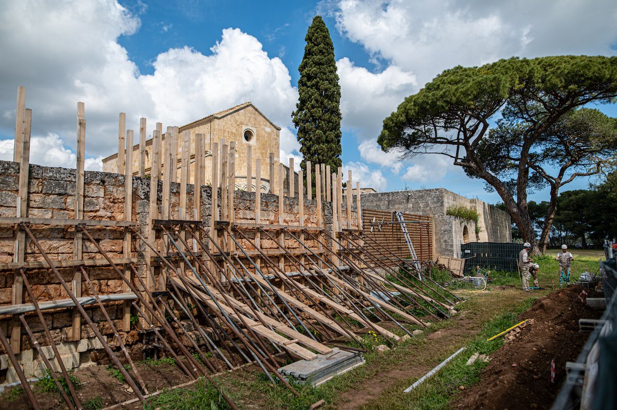 Fondoambiente's tweet photo. Nel 2023 nei #BeniFAI sono stati eseguiti più di cento interventi di #restauro, adeguamento funzionale, conservazione e manutenzione. Siamo all'opera per i grandi cantieri del 2024.
Parliamo di quanto fatto e di quanto faremo qui: https://t.co/T5cFUceb1k https://t.co/3wK0u8xtvr