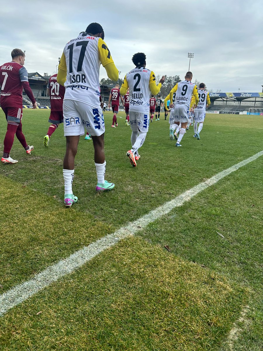 LASK_Official's tweet photo. Anpfiff zu Spiel 1 gegen Podbrezova
#ASKFKZP #Testspiel https://t.co/O7c4FZ9yUo