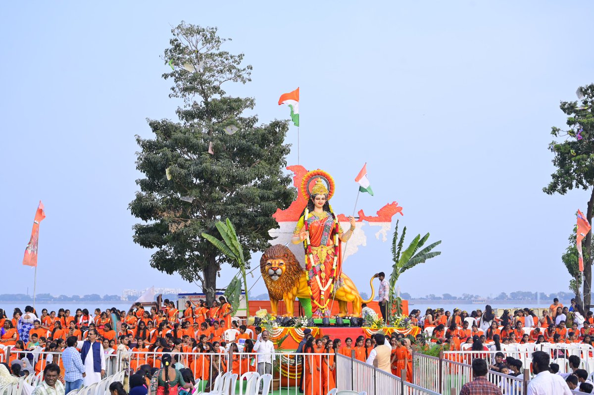 kishanreddybjp's tweet photo. 📍Hyderabad -

All set for the 7th edition of Bharatha Matha Maha Harathi, a programme showcasing our rich cultural and traditions.

📍Peoples Plaza, Necklace Road

#BharathaMathaHarathi https://t.co/f19iRWUXuZ
