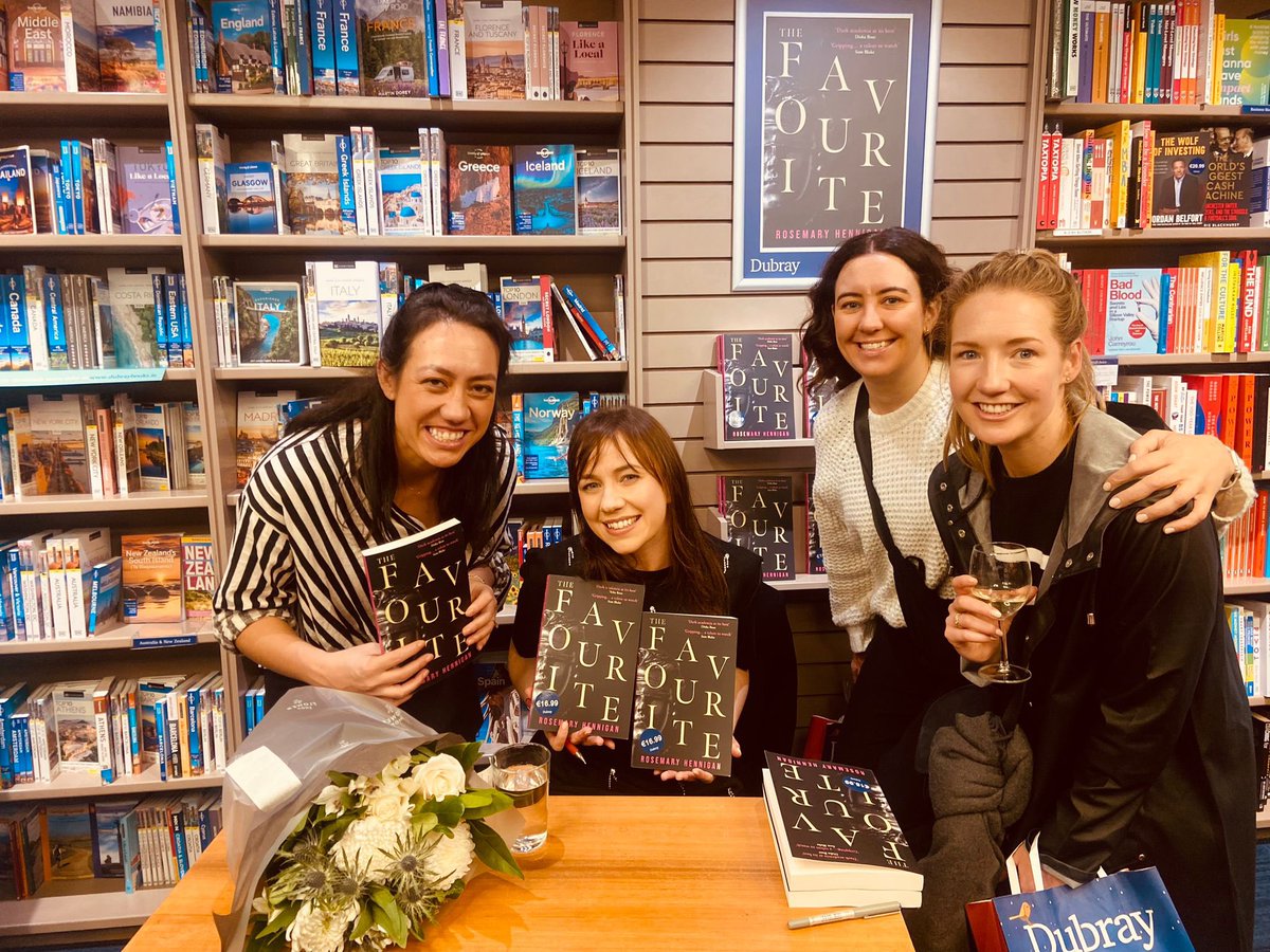 Such a fantastic time launching The Favourite last night! Thank you to everyone who came, @DubrayBooks for hosting, @HachetteIre for organising, and @Leodora_ and @hayley_steed for coming to Dublin to celebrate! 🥳💐