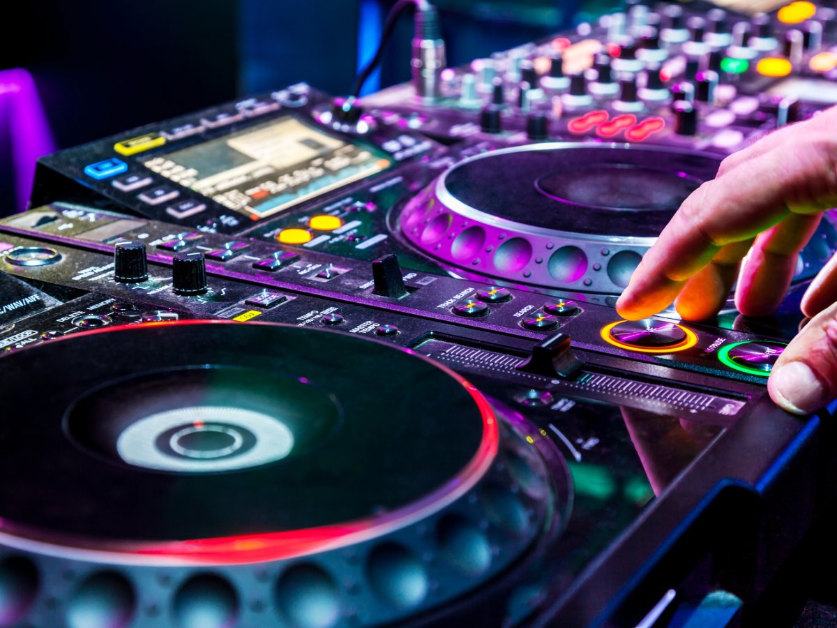 تايم أوت دبي tweet media