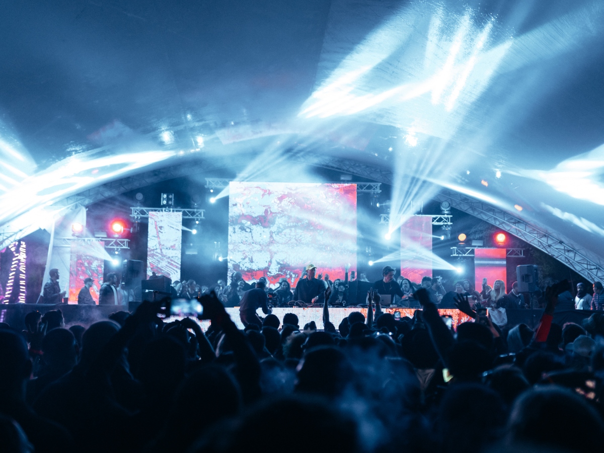 تايم أوت دبي tweet media