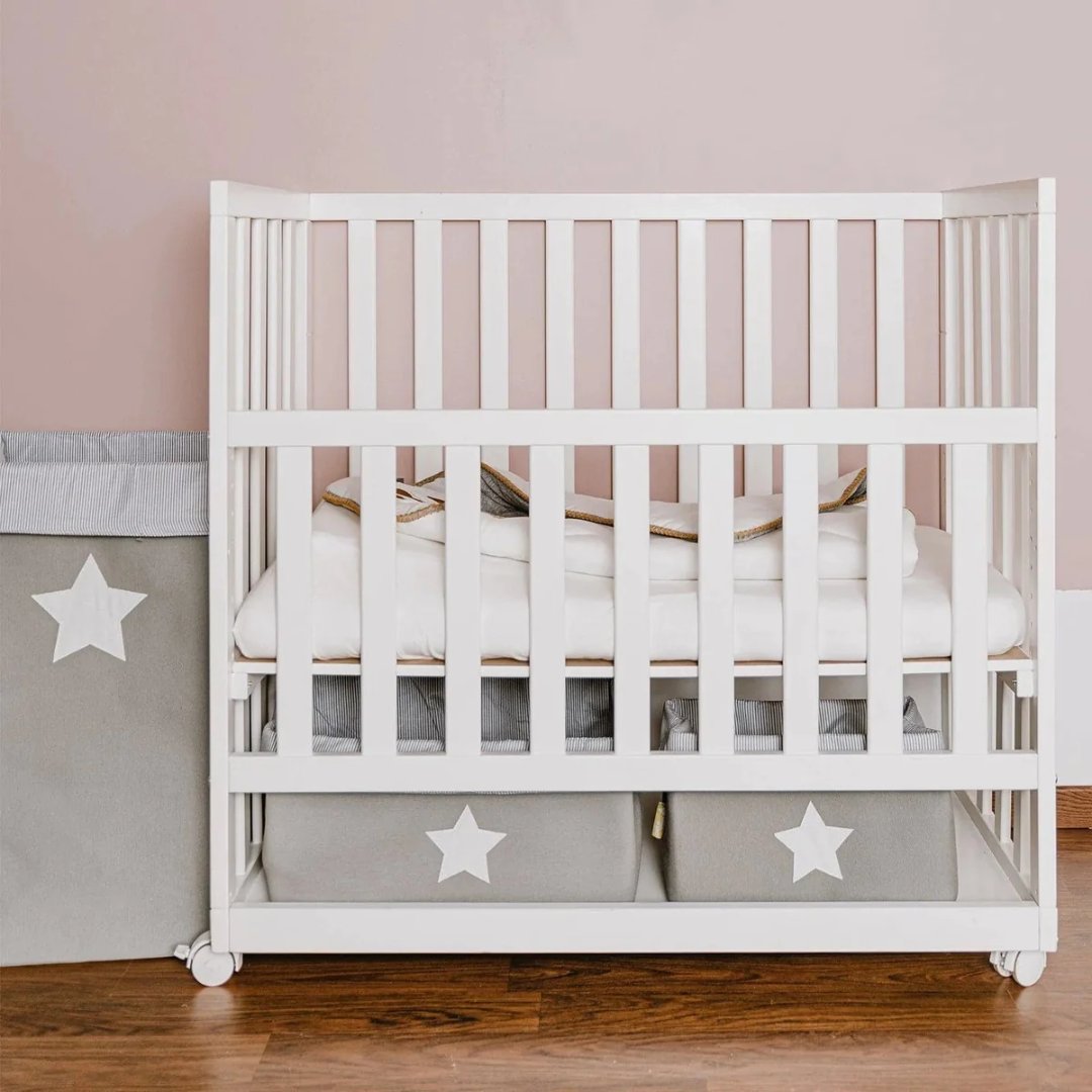 BabyCentralHK's tweet image. Perfect for toys, clothes, or anything else your little one throws in. Easy to wash by hand, because, you know, life with tiny tots can be a bit messy! 🧺😄
.
.
#storagebasket #childhomestoragebasket #childhome #childhomehk #babycentralhk