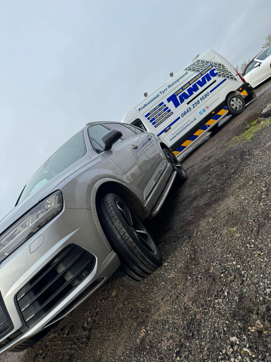 Full set of 285/45R21 Hankook’s fitted by our on-site car fitting service. #Hankook #tyre #tyres #service #mobile #onsite #car #van #Grantham #tanviccommercialgrantham #customer
