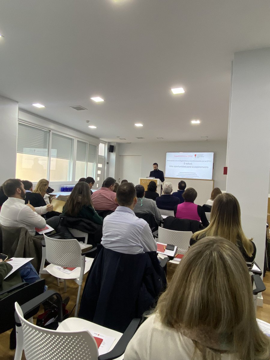 Es el turno de Enfermería. David Peña nos habla sobre E-Salud y #espirometria. Preguntas y repuestas muy interesantes sobre la #TeleEspirometria 

<a href="/SeparRespira/">SeparRespira</a> <a href="/separepoc/">@SeparEPOC</a> <a href="/EnfermeriaSepar/">Enfermería SEPAR</a>