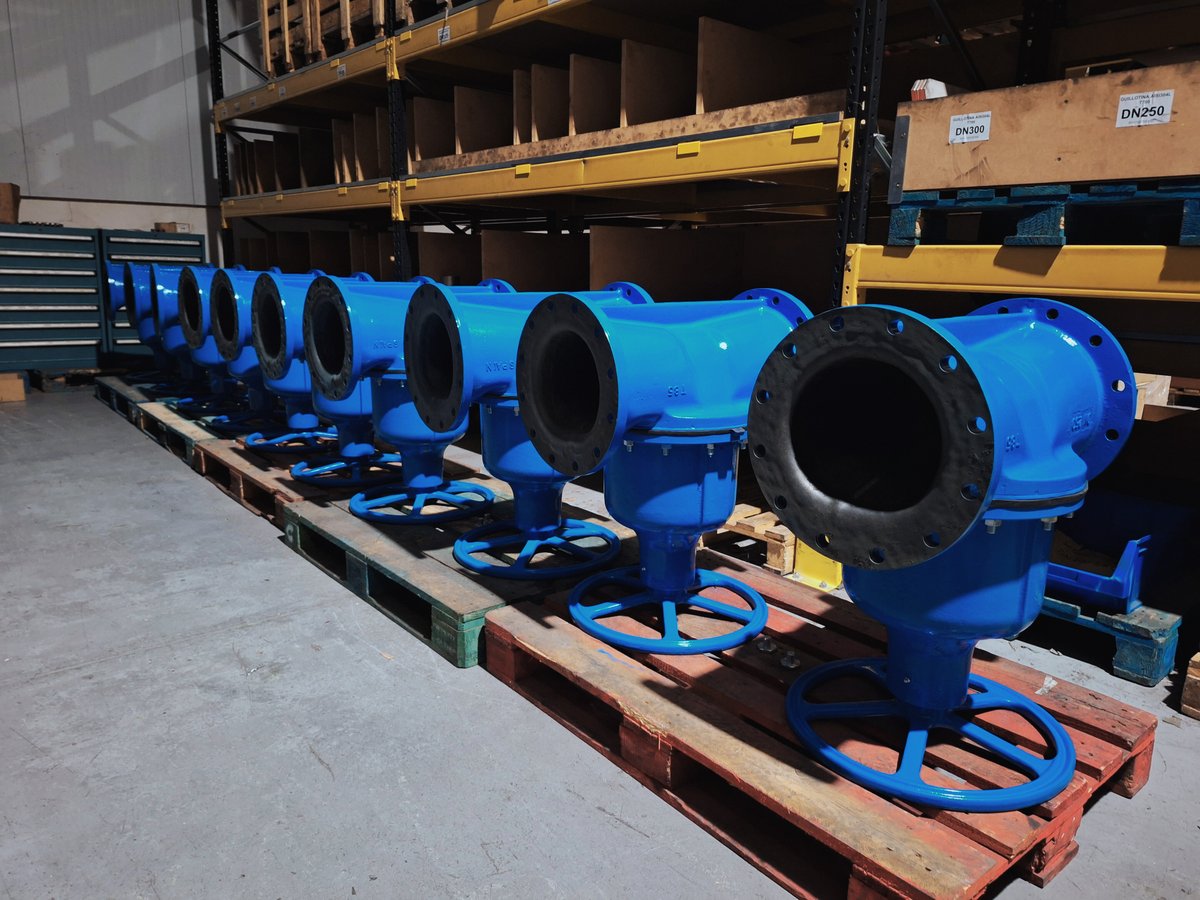 Nice batch of 10x85M DN250 full bore diaphragm valves in GG + Butyl internal lining. Face to face according #BS5156 635mm.

Duty: Phosporic acid in a big European chemical plant.

#diaphragmvalve
#butyl
#valvemanufacturer
#chemicals