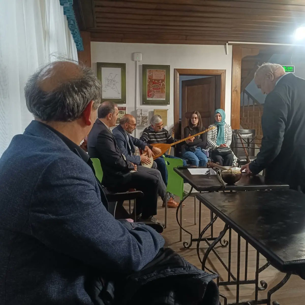 Evliya Çelebi Edebiyat Müze Kütüphanemizde Kütahya Şair ve Yazarlar Derneğinin düzenlediği "Şiir ve Türkü Gecesinde" , şiir ve türkü severleri ağırladık. Katılımları için herkese teşekkür ederiz. 📖🖊
<a href="/ktbkygm/">KYGM</a> 
@kutahyailkulturturiz