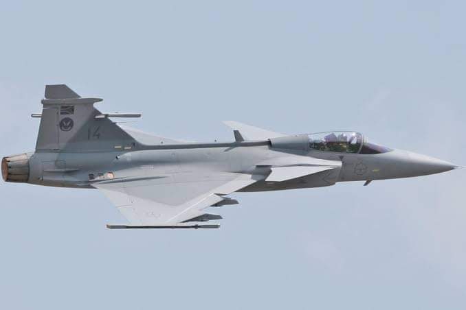ntracksa's tweet photo. ***Please Note***

The skies over Gauteng will become noisy over the next few days due to the sounds of SAAF Aircraft! 

The SA Air Force traditionally celebrates it's “birthday” at the end of January each year and 2024 marks 104 years, with the SAAF having been formed in 1920.

If you love Jet noise, then please share this important message Unfortunately, we cannot do anything about the noise levels so complaining on South African Aviation Authority is not advised.
#FlyingNews🦅