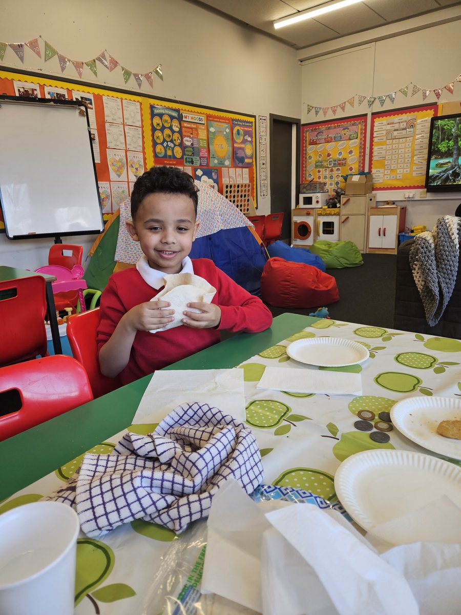 The Hive children enjoyed making quorn nugget and tuna wraps today. They also learned new skills, cutting up the tomato and cucumber #HealthyEating #skillsforlife <a href="/CorpusChristi_K/">Corpus Christi PS</a>