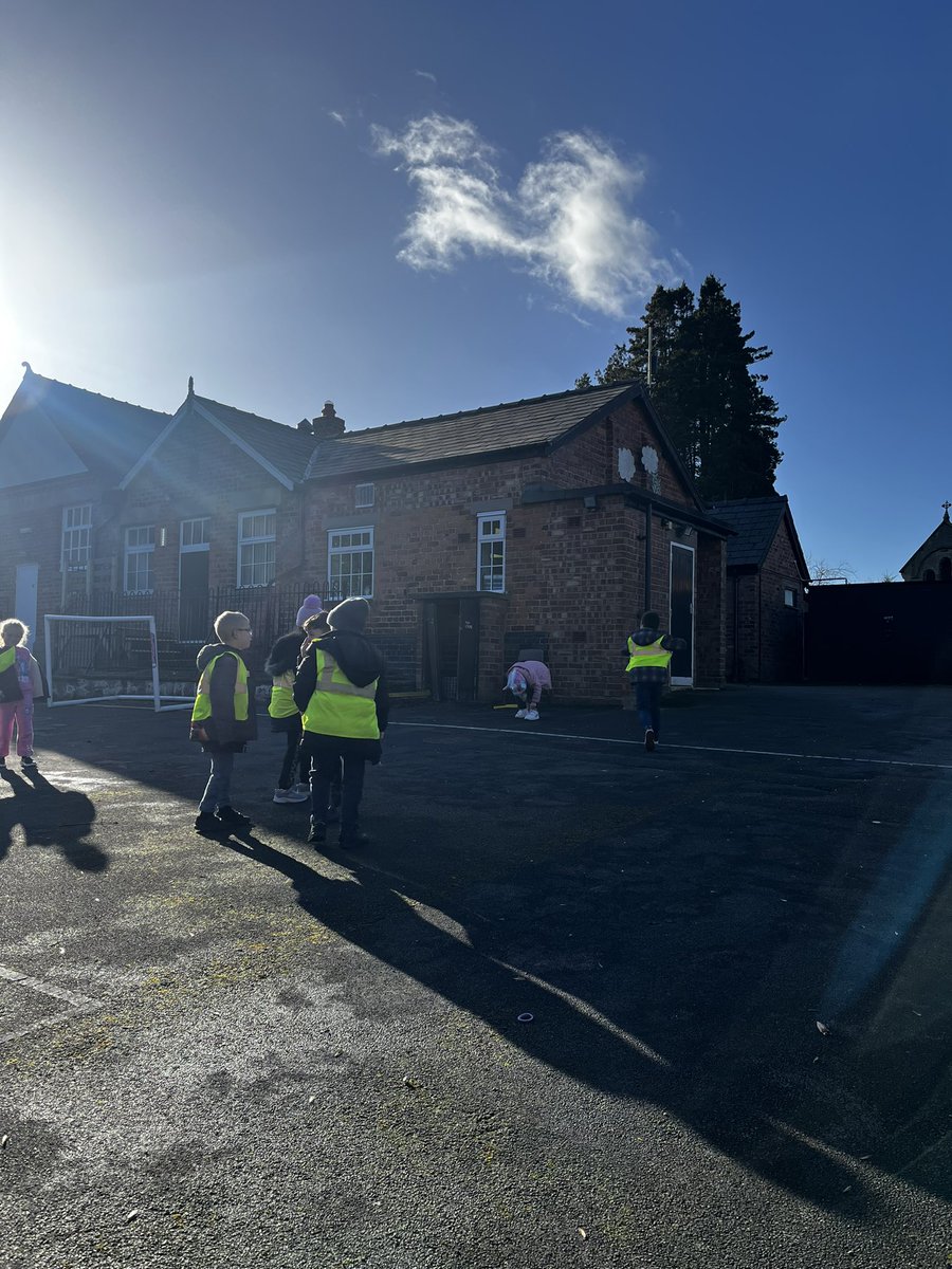 Class 2H tweet media