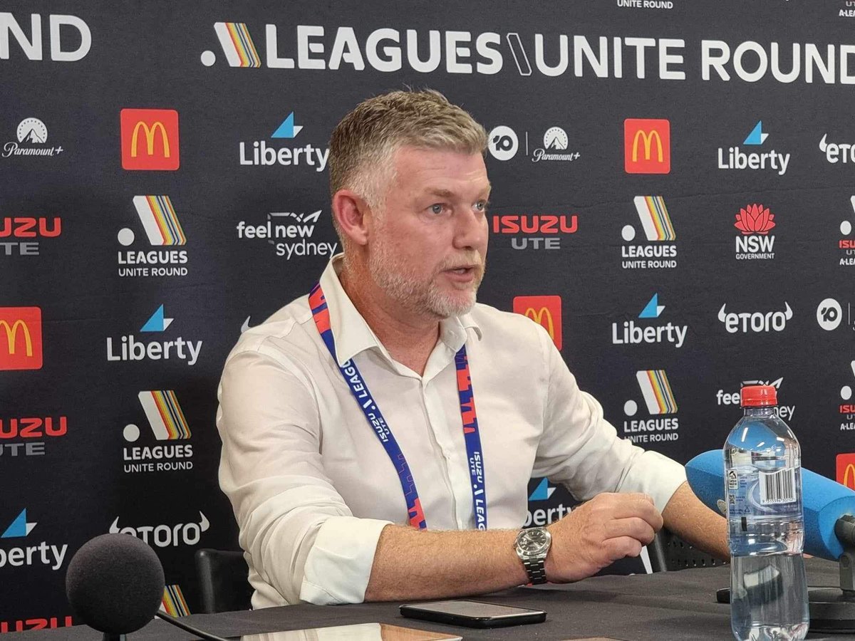 Ufuk Talay following @SydneyFC’s 1-1 draw 🧵 👇

On how he will instruct his players to enter challenges following Patrick Wood’s red card:

“The thing is, how do I stop my players from challenging for the ball, the ball is there to be won…” cont.👇 

#MVCvSYD

@FrontPgFootball