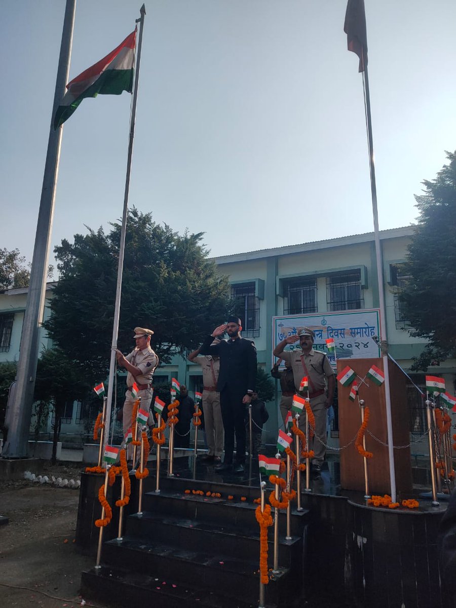 DKurseong's tweet image. The 75th Republic Day of India has been celebrated in Kurseong Sub-Division with great enthusiasm and patriotic fervour. Shri Avadh Singhal, IAS, Sub-Divisional Officer, Kurseong has taken the salute.
#EgiyeBangla
#RepublicDay2024