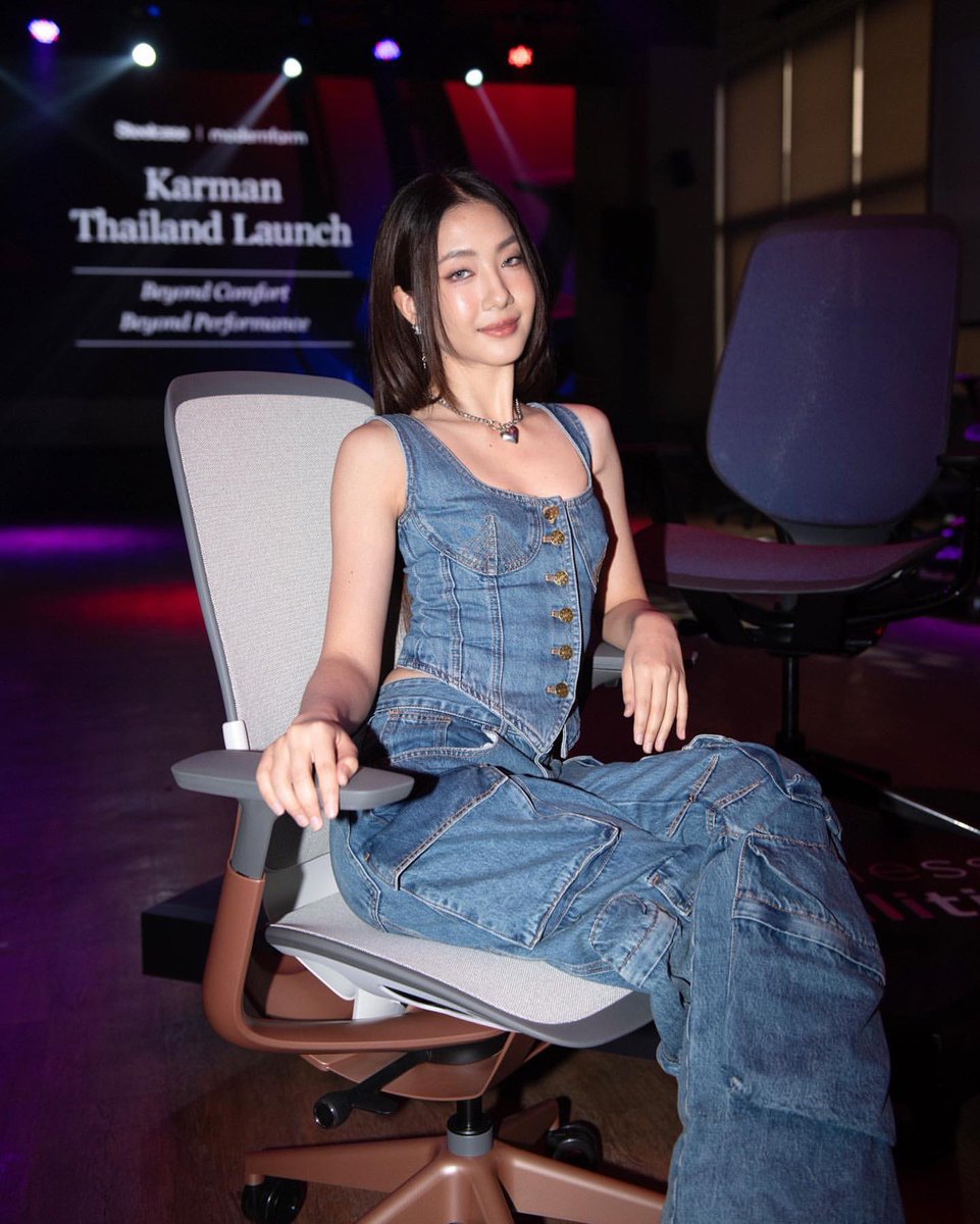 jorinjafanclub's tweet image. Instagram Update ✨

Posted • | jorinja

Modernform เปิดตัว “Steelcase Karman” ที่สุดของ Ergonomic Chair แห่งศตวรรษที่ 21 ที่มาพร้อมนิยามความสบายถึงขีดสุด 

#modernform 
#steelcase 
#SteelcaseThailand 
#KarmanThailandLaunch 
#Jorin4EVE  #4EVE
